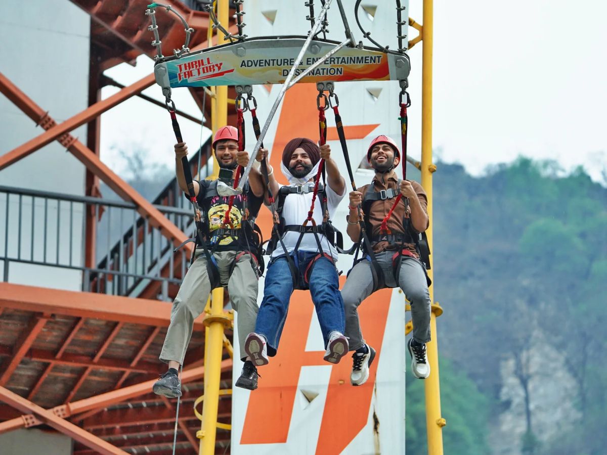 Giant Swing (Triple) — photo 2